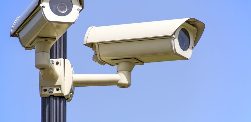 Surveiller de nuit avec une caméra infrarouge
